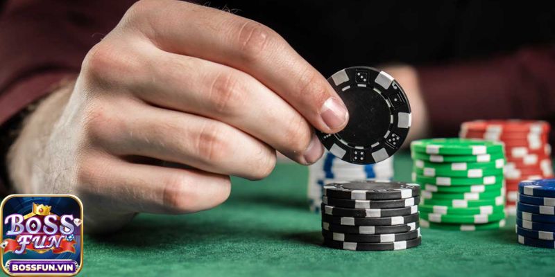 Những lưu ý quan trọng khi Bluff trong Poker là gì?